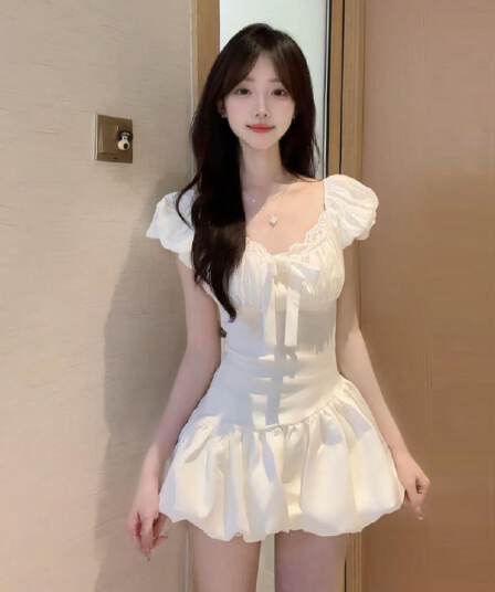 드레스 2026 여름 새로운 한 부서 품격 반팔 패치워크 레이스 나비 매듭 허리 수축 주름 꽃밭 치마