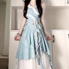 批发韩系度假风不规则设计感吊带连衣<b class='q'>裙</b>女夏季新款收腰显瘦气质中长<b class='q'>裙</b>