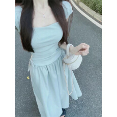 批发茶歇法式方领连衣<b class='q'>裙子</b>女夏季2026新款初恋清纯奶甜长裙收腰小个子