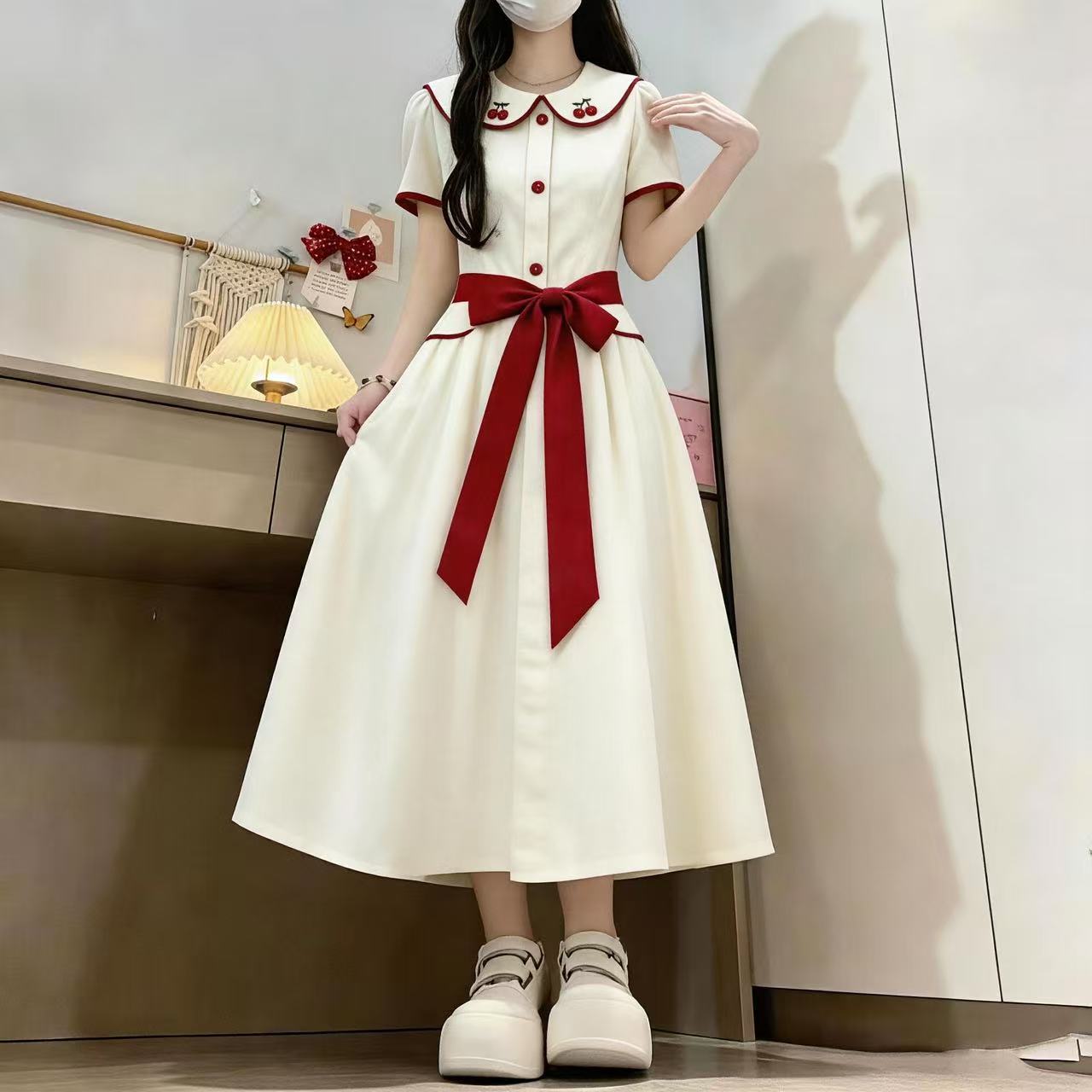 도파민 달콤함 귀여운 베이비 칼라 여성 드레스 여름 작은 키 품격 연령 감소 벚꽃 자수 중간 길이 치마