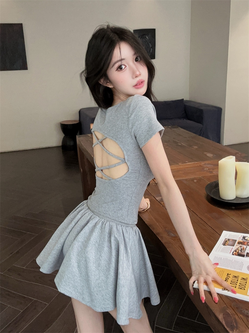 실사 순수한 욕망 품격 섹시함 핫걸 백리스 나비 매듭 반팔 티셔츠 하이웨이스트 슬림해 보이는 퍼프 스커트 투피스 세트