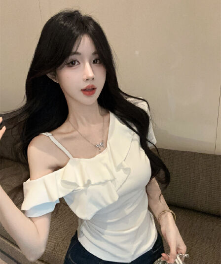 실사 비스듬한 어깨 오프숄더 슬립 프릴 반팔 슬림해 보이는 티셔츠 맨위