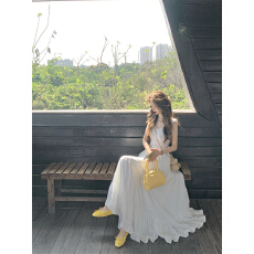 批发实拍实价#法式初恋白色吊带<b class='q'>连衣裙</b>收腰显瘦a字海边度假长裙