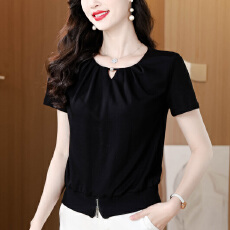批发2026夏季新款黑色圆领小V镂空短袖T恤女下摆开叉洋气显瘦<b class='q'>小衫</b>上衣