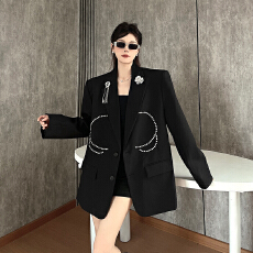 批发实拍实价 轻奢风<b class='q'>西装</b>外套女设计感流苏水钻铆钉高级感垫肩西服潮