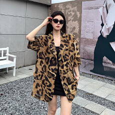 批发实拍实价高级感复古时髦豹纹印花衬衫宽松<b class='q'>西装外套</b>女夏季短袖衬衣