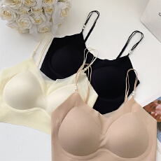 批发实拍大码粉底液<b class='q'>内衣</b>薄款无痕小胸聚拢吊带细肩带珍珠一体式文胸罩