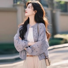 批发紫色开衫<b class='q'>外套女</b>2026新款夏季气质上衣高级感薄款防晒衣印花外穿潮