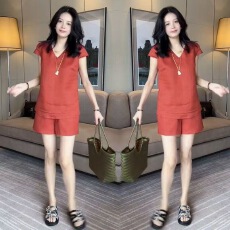 批发2026夏季新款韩版简约休闲松弛感套装百搭时尚高级感V领上衣+<b class='q'>短裤</b>