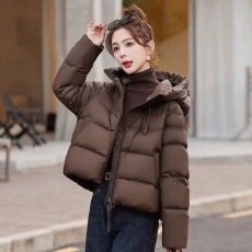 批发2025冬季新款高端连帽保暖短款<b class='q'>羽绒服</b><b class='q'>女</b>小个子减龄漂亮洋气超好看
