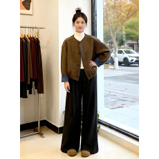 批发秋季搭配一整套<b class='q'>大码</b><b class='q'>胖</b><b class='q'>mm</b><b class='q'>圆领</b>短外套阔腿裤高级复古好看两件套装女