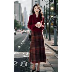 批发冬装搭配一整套<b class='q'>大码</b>胖mm红色V领针织毛衣时尚通勤漂亮套装裙子女