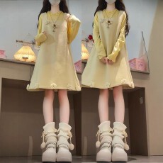 批发2026超火穿搭一整套<b class='q'>大码</b>胖mm多巴胺长袖打底衫叠穿背心连衣裙套装