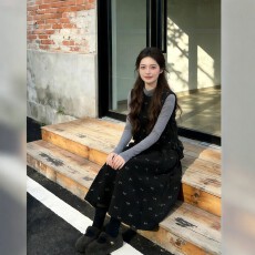 批发早春搭配一整套<b class='q'>大码</b>胖mm打底衫叠穿马甲半身裙盐系独特三件套装女