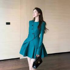 批发春季穿搭一整套大码胖mm不规则收腰外套百褶<b class='q'>短裙</b>独特高级时尚套装