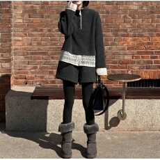 批发官图 2025秋冬季<b class='q'>新款</b>时尚蕾丝拼接下摆半高领卫衣高腰<b class='q'>短裤</b>两件套