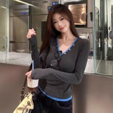 批发【人棉】美式拼接撞色V领长袖T恤女内搭打底衫<b class='q'>修身</b>假两件上衣