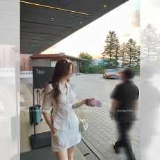 批发CloudSweet白云甜 韩漫高智 气质收腰白色<b class='q'>衬衫</b>女通勤<b class='q'>修身</b>长袖上衣