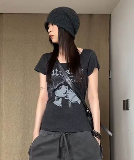 1 1 와 사고 방식 아메리칸 핫걸 회색 알파벳 초상화 프린트 반팔 티셔츠 여성 여름 몸매 가꾸기 슬림해 보이는 작은 대중 맨위