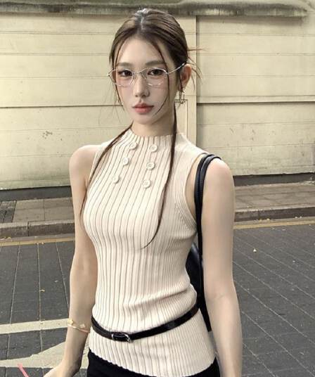 순수한 욕망 칸 기사 단추 라운드 넥 민소매 니트 스웨터 2026 여름 몸매 가꾸기 슬림해 보이는 핫걸 섹시함 다용도 맨위