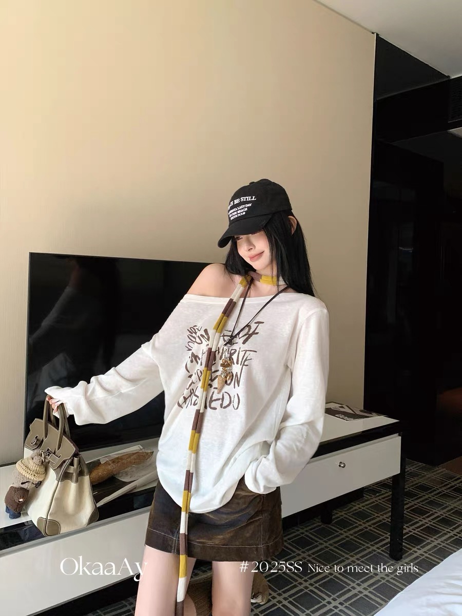 느긋한 루즈핏 알파벳 프린트 블라우스 여성 한 부서 미니멀리즘 비스듬한 어깨 긴팔 맨위