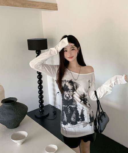 눈꽃 면 이른 가을 레트로 핫걸 마이크로 ~을 통해 섹시함 귀여운 강아지 오프숄더 긴팔 몸매 가꾸기 슬림해 보이는 오프숄더 맨위
