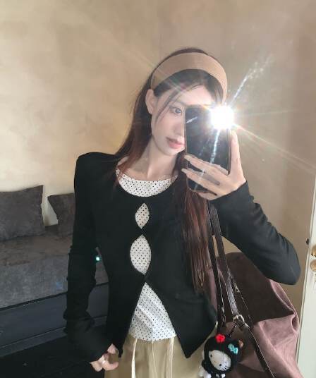 페이크 레이어드 패치워크 배색 긴팔 티셔츠 여성 가을 검정색 몸매 가꾸기 슬림해 보이는 쇼트 스타일 맨위