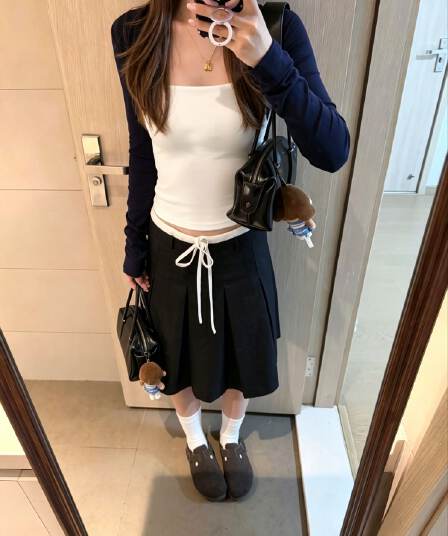 한 부서 작은 대중 광장 칼라 배색 페이크 레이어드 긴팔 티셔츠