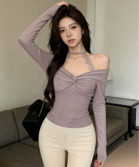 순수한 욕망 바람 비틀림 오프숄더 맨위 여성 이른 가을 2026 새로운 레이스 조각 행침 목 레이스업 디자인 센스 티셔츠