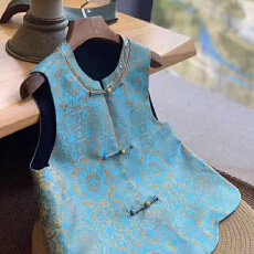 批发【华灯初上】2025新中式国风提花<b class='q'>通勤</b>赫本显瘦织锦缎马甲