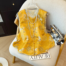 批发黄色小马马甲新中式国风提花外套女款春秋叠穿<b class='q'>真丝</b><b class='q'>背心</b>马夹坎肩