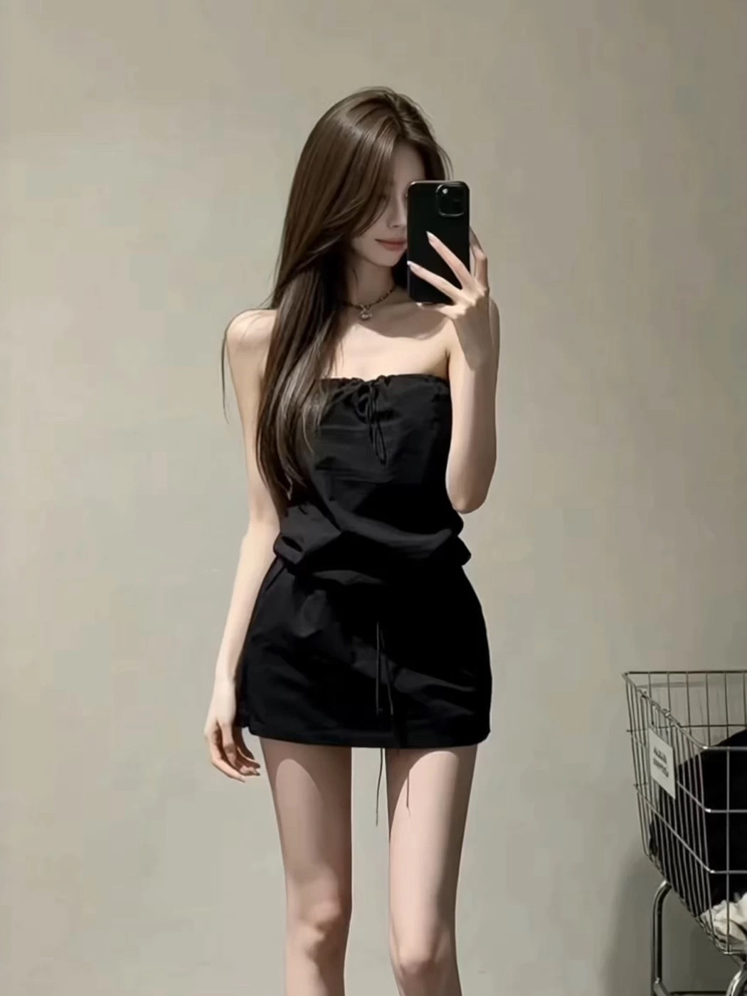 아메리칸 핫걸 바람 허리 수축 펌프 로프 튜브탑 여성 드레스 여름 작은 대중 다용도 슬림해 보이는 품격 검정색 짧은 치마