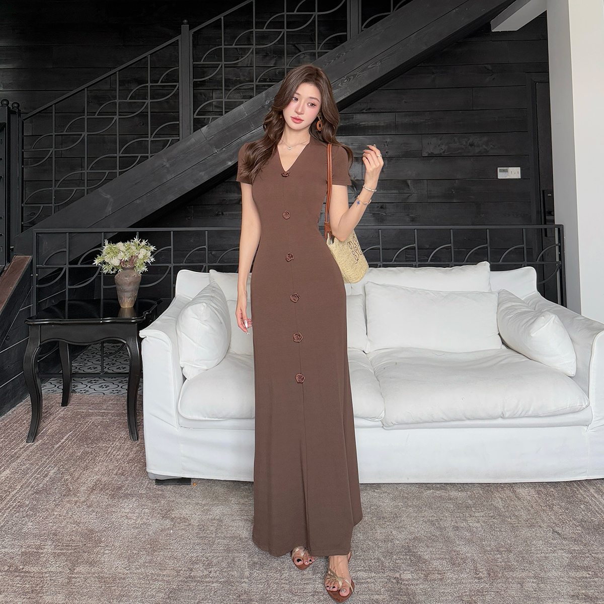 2026 여름 새로운 품격 드레스 디자인 센스 작은 꽃 패션 V넥 반팔 롱 스커트