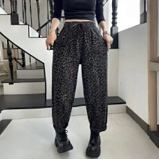 批发实拍  豹纹<b class='q'>印花</b>弹力牛仔裤女秋季新款复古大码宽松长裤显瘦<b class='q'>哈伦裤</b>