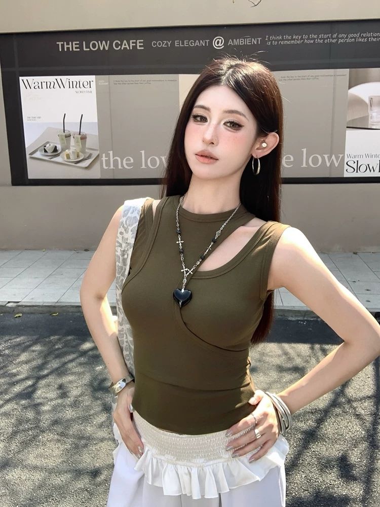 벨트 가슴 패드 불규칙 페이크 레이어드 홀로우 아웃 조끼 여성 여름 몸매 가꾸기 슬림해 보이는 쇼트 스타일 맨위 민소매 티셔츠