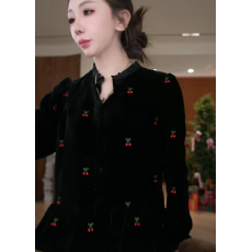 批发“樱桃梦”2025冬<b class='q'>桑蚕丝</b>丝绒褶皱樱桃刺绣