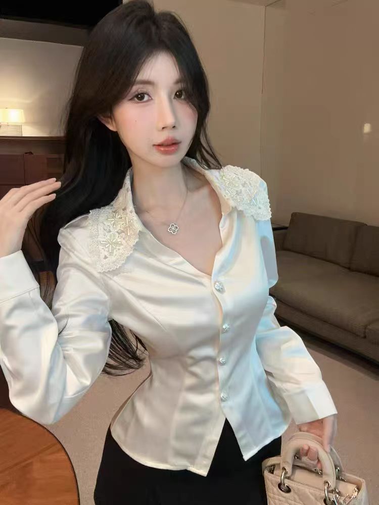 프랑스식 품격 허리 수축 슬림해 보이는 레이스 폴로 칼라 긴팔 여성 셔츠 순수한 욕망 몸매 가꾸기 인사이드 가져 가라. 외출용 새틴 맨위 봄