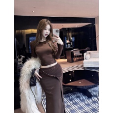 批发实拍韩系气质镂空露背长袖<b class='q'>T</b><b class='q'>恤</b>扭结高腰半身裙两件套套装