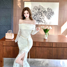 批发实拍设计感一字肩蕾丝开叉高级感显瘦打底<b class='q'>连衣裙</b>送腰带