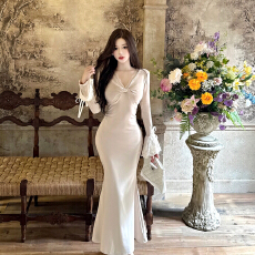 批发实拍法式纯欲杏色蕾丝花边V领内搭收腰<b class='q'>气质</b>鱼尾包臀打底连衣裙