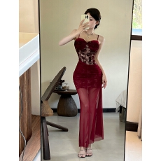 批发实拍纯欲蕾丝高级氛围感收腰吊带显瘦礼服<b class='q'>连衣裙</b>