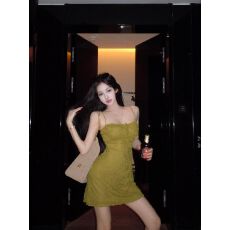 批发绿色绑带吊带优雅连衣裙女夏季纯欲设计修身度假风休闲裙a字<b class='q'>短裙</b>