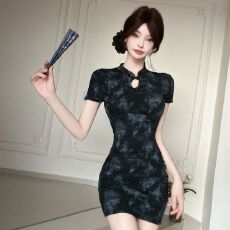 批发夏季新中式国风年轻款改良旗袍短款紧身包臀连衣裙直播女主播衣服