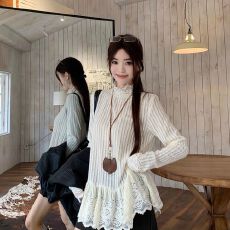 批发上衣设计感小众女装<b class='q'>蕾丝</b>花边长袖套头T恤秋季小众别致内搭<b class='q'>打底衫</b>