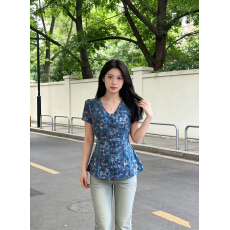 批发实拍夏季新款显瘦V领衫韩版小碎花短袖上衣高级感百搭大码女装T恤