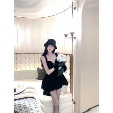 批发项天鹅er 丝绒吊带连衣裙女2025冬季新款a字裙<b class='q'>黑色</b><b class='q'>礼服</b>裙高级裙子