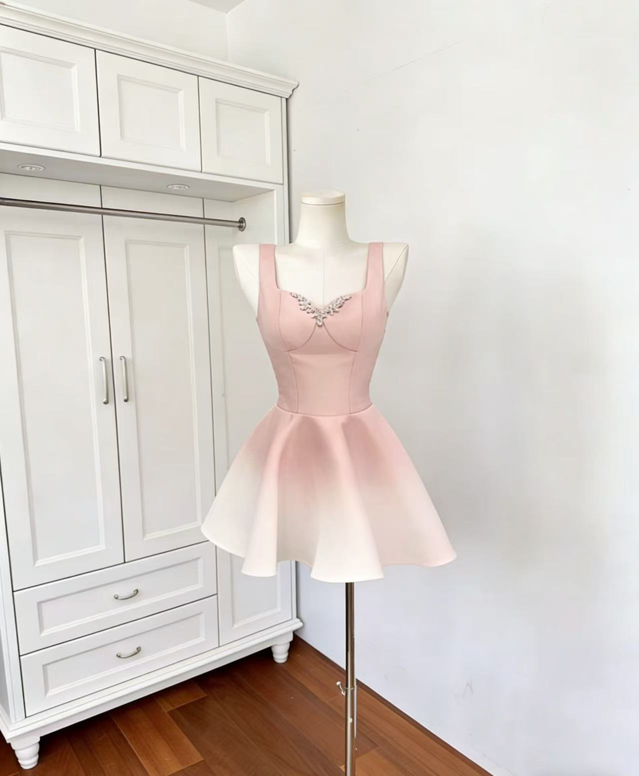 sisi jiang 矜贵 분말 훈련 빛 럭셔리 소녀 명문 여성 바람 허리 수축 자르기 슬림해 보이는 그라데이션 드레스