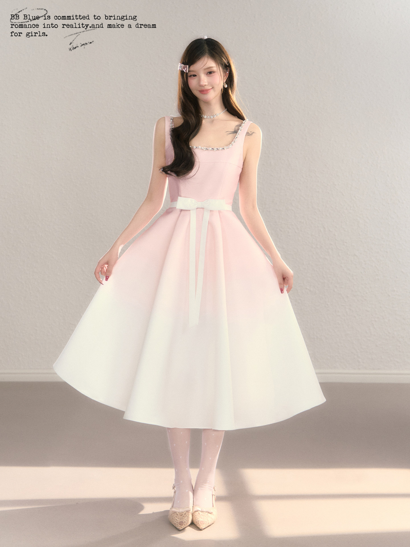 bb blue 화이트 파우더 가을 사쿠라 프랑스식 달콤함 품격 허리 수축 민소매 그라데이션 고급 센스 중간 길이 행사 치마 여성