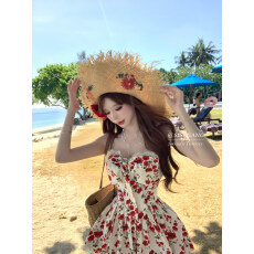 批发SISI JIANG“玫瑰甜茶”休闲度假风复古碎花蝴蝶结收腰吊带花苞裙