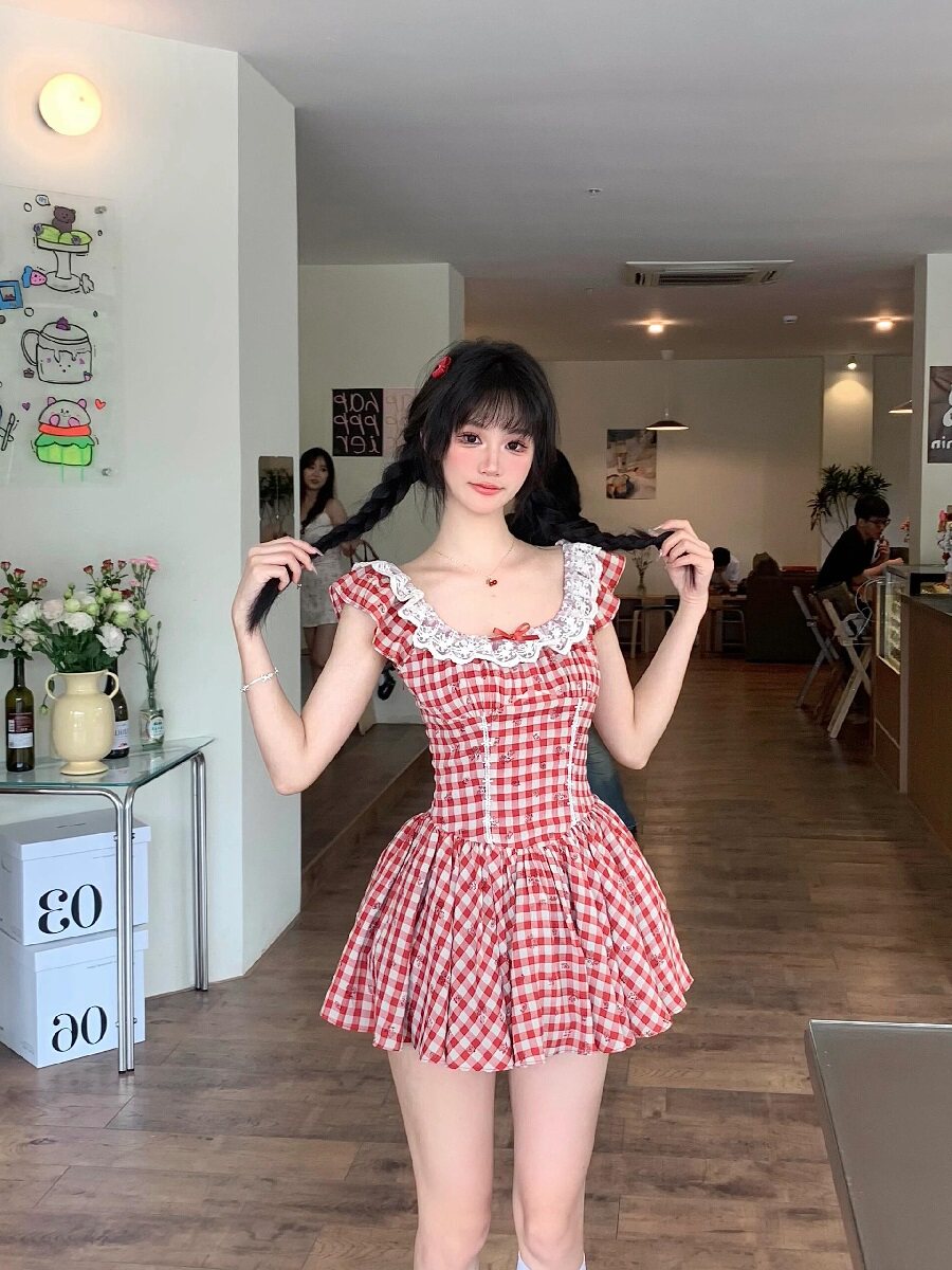 빅 사이즈 지방 mm 달콤함 레트로 레이스 작은 날다 소매 빨간색 체크무늬 허리 수축 여성 드레스 여름 핫걸 퍼프 공주 드레스